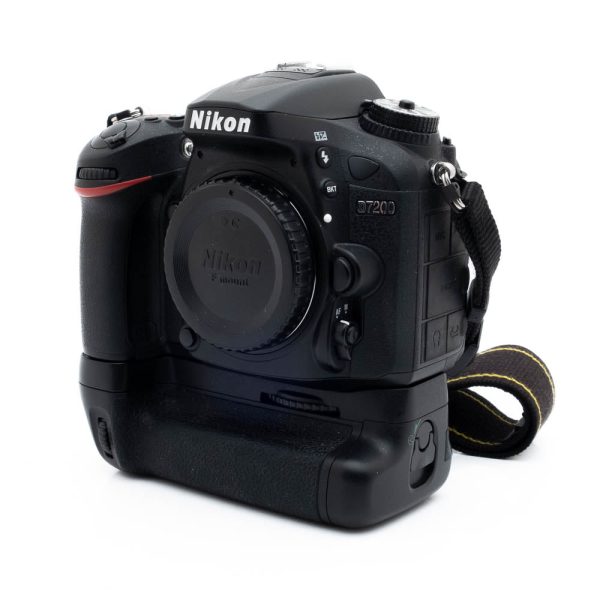 Nikon D7200 (SC 19000) + akkukahva – Käytetty Myydyt tuotteet 3